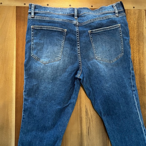 HATCH Slim Maternity Jeans - Picture 8 of 9